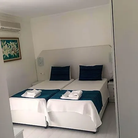 Teos Hotel 2*
